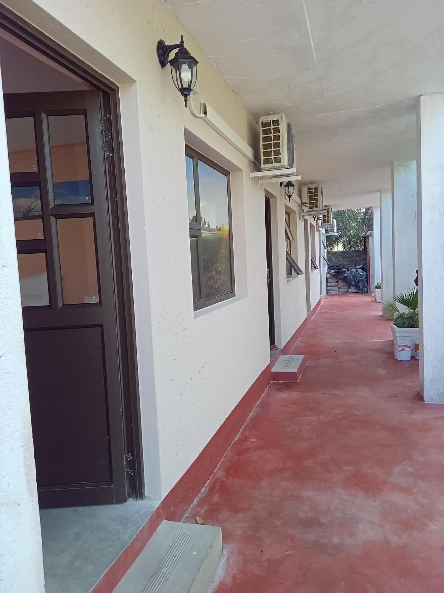 The Farmhouse Boutique Guesthouse And Beergarden Cc オウチョ エクステリア 写真