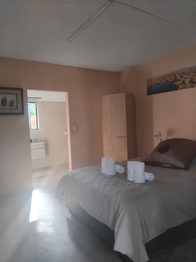 The Farmhouse Boutique Guesthouse And Beergarden Cc オウチョ エクステリア 写真